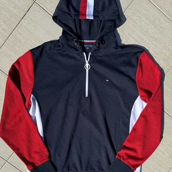 Tommy Hilfiger Men's Black, Red, and White Sweater - Picture 3 of 6